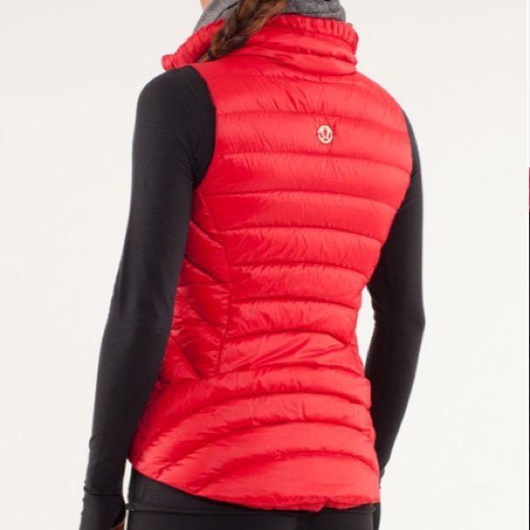 Lululemon Down Town Down Vest in Currant Red size 8 - Picture 4 of 16